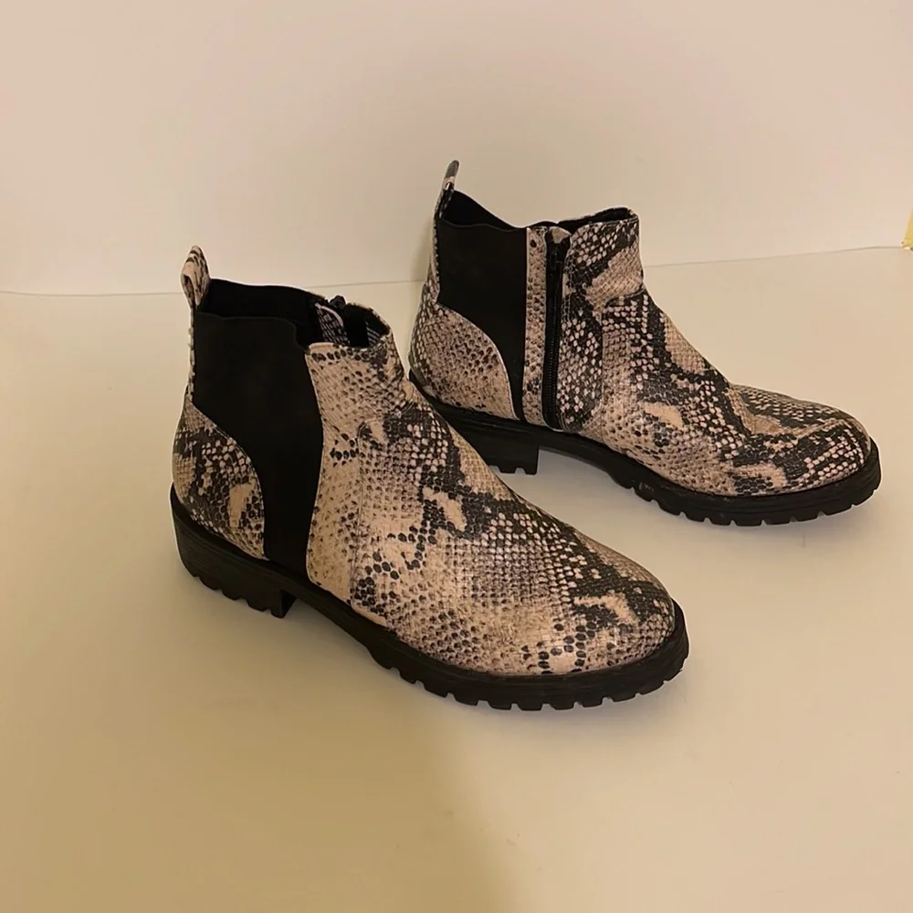 Universal Thread boot - Picture 2 of 6